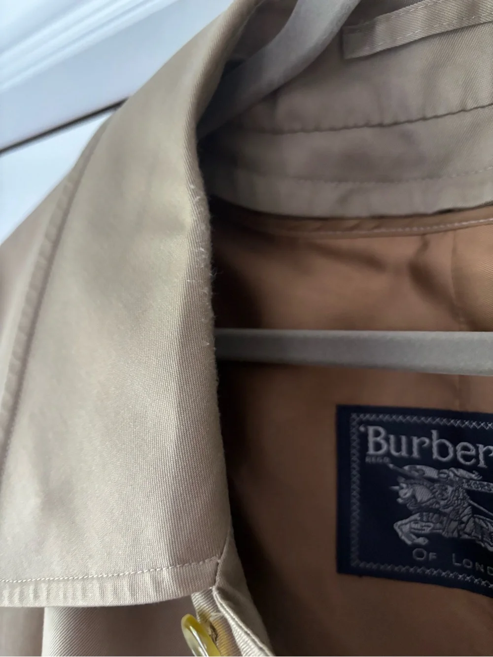 Burberry Beige Trench Coat with Signature Check Lining - Picture 6 of 8